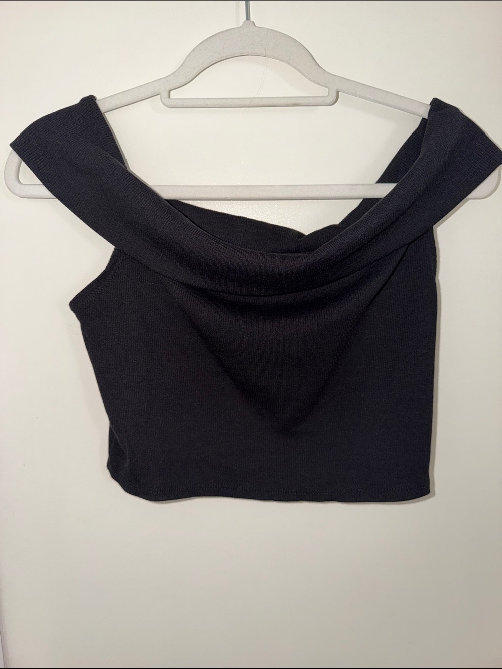 Urban Outfitters Black Off-Shoulder Knit Crop Top | M